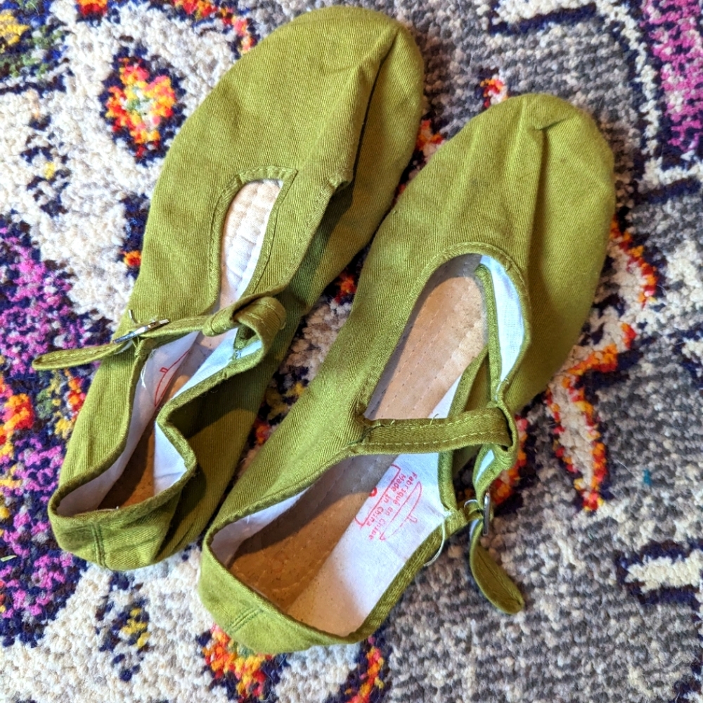 Hao Yu Fabric shoes OLIVE GREEN sz. 9